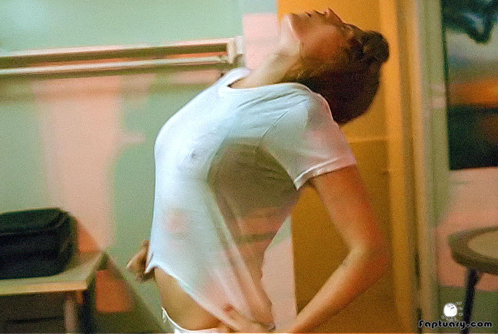 Florence Welch hard nipples showing through a white top